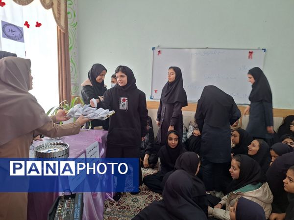 مراسم مهرِ مادرانه در مدرسه برادران رحمانی خلیل آباد
