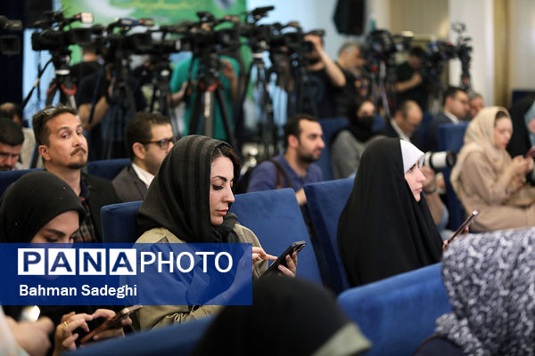 نشست خبری رئیس سازمان انرژی اتمی
