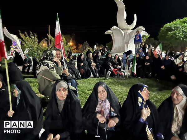 نود و چهارمین شب راهپیمایی و تجمع مردمی در ساوجبلاغ 