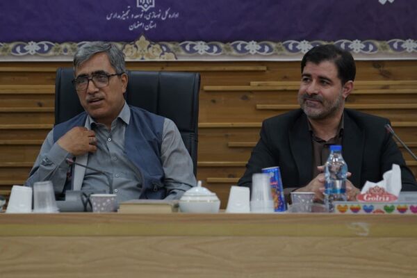 نشست خبری مدیرکل نوسازی مدارس استان اصفهان با دانش آموز خبرنگاران پانا