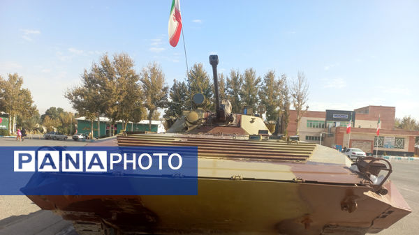 نمایشگاه هفته دفاع مقدس در مجتمع فرهنگی و ورزشی فجر نیشابور