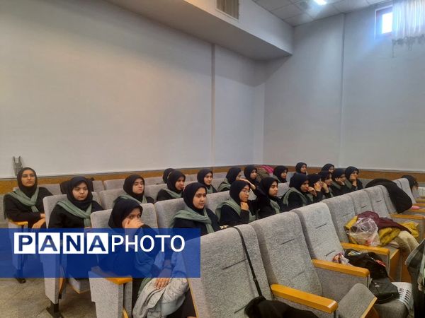 چهل و سومین جشنواره فرهنگی هنری فردا در دبستان آرمینه مصلی نژاد ناحیه۶ 