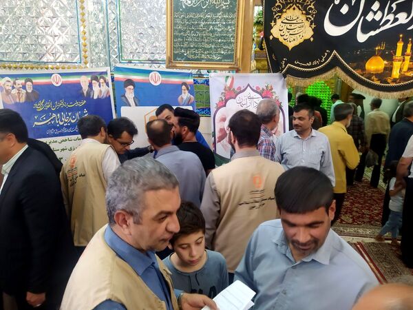 برپایی میز خدمت در کاشمر 