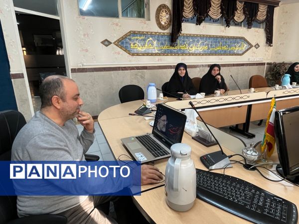 حضور فعال همکاران شهرستان قدس به صورت مجازی در دومین جلسه ستاد بزرگداشت دهه فجر  