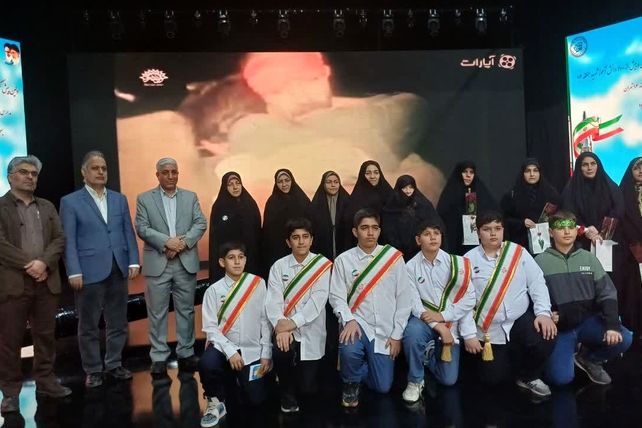 پیش‌کنگره معلمان و بیش از ۱۱۰۰ دانش‌آموز شهید منطقه ۱۶