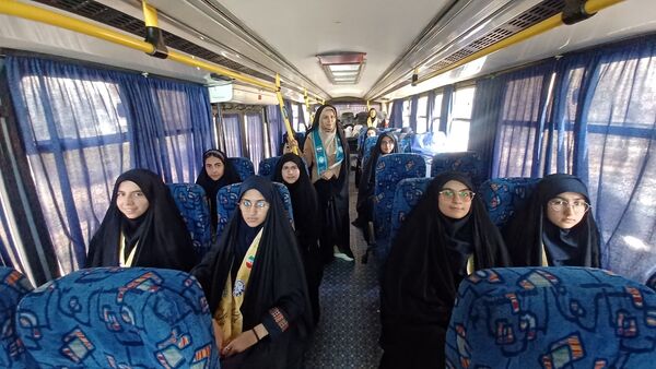 اعزام دانش‌آموزان پیشتاز البرزی به همایش ملی روز دانش‌آموز در اردگاه باهنر تهران