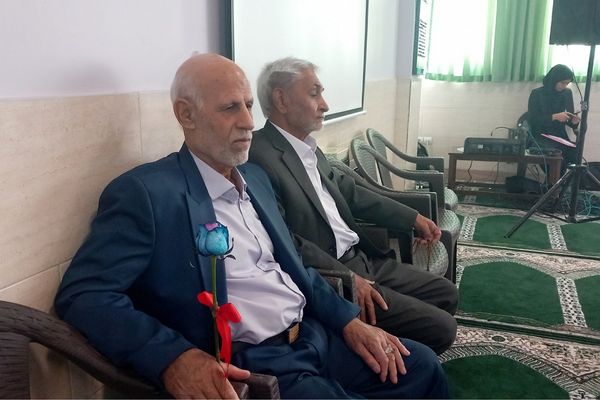  جشن پدر و دختری در دبستان مالک اشتر ملارد در دهه کرامت پیوند مهر را طنین انداز کرد 