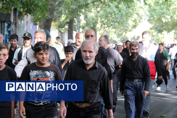 مراغه میزبان جاماندگان اربعین حسینی؛ پیاده‌روی «حرم تا حرم»
