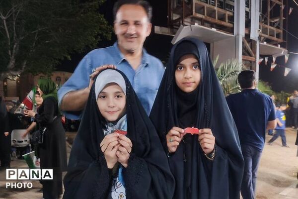 خدمت رسانی دانش‌آموزان و فرهنگیان دبیرستان تزکیه شهرری در موکب بسیج دانش آموزی 