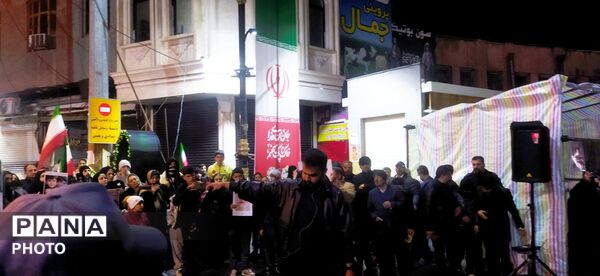 اجرای خیابانی «ذ مثل پانیذ» در مرند با یاد شهدای دانش‌آموز