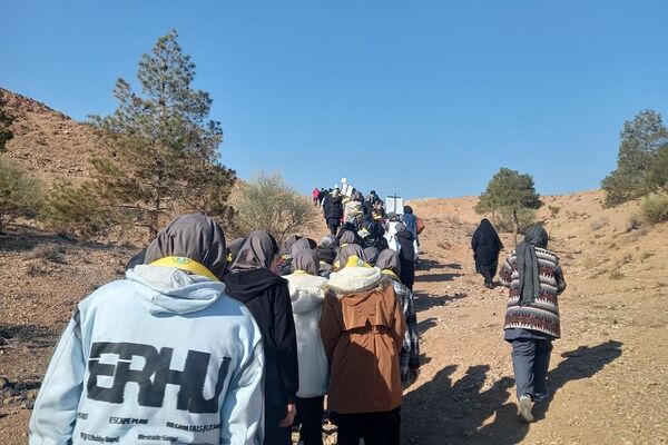 اعزام دانش آموزان شهرستان ورامین به اردو یک روزه تمشک