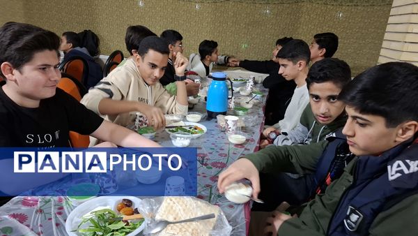 افطار دوستانه دبیرستان ملاصدرا؛ لحظاتی به یادماندنی برای دانش‌آموزان