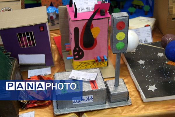 رونمایی از خلاقیت دانش‌آموزان؛ نمایشگاه جابر بن حیان در قیامدشت