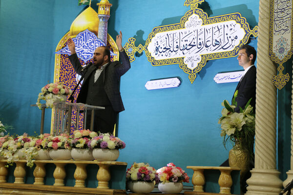 اجتماع عظیم دختران دانشجوی کشور در حرم حضرت معصومه(س)