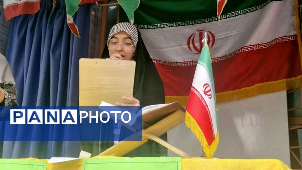 سالروز پیروزی انقلاب اسلامی در دبستان حافظ یک