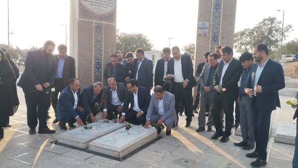 تجدید میثاق مشاور وزیر و مسئولان با آرمان‌های شهدا در یاسوج