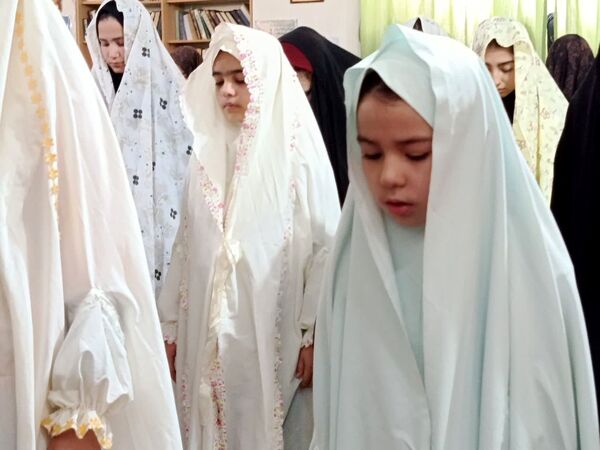 اولین روز اعتکاف دانش‌آموزان در فاروج 