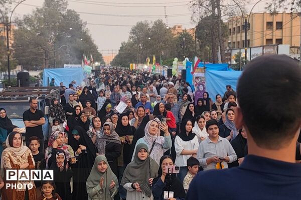 از لبخند کودکان تا دست دعای بزرگ‌ترها