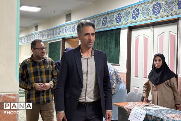 هر دانش‌آموز، یک مهارت؛ گامی در مسیر توانمندسازی دانش‌آموزان دبیرستان نشاط