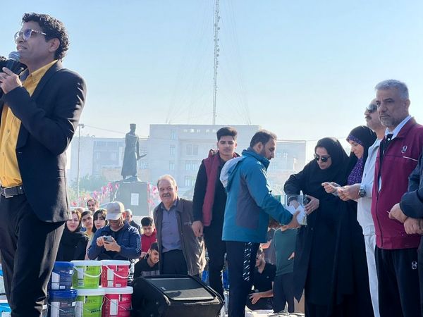 پیاده‌روی خانوادگی در بوشهر