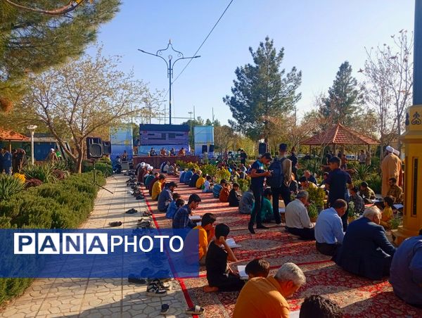 اختتامیه محافل قرآنی در آخرین روز از ماه مبارک رمضان در کاشمر