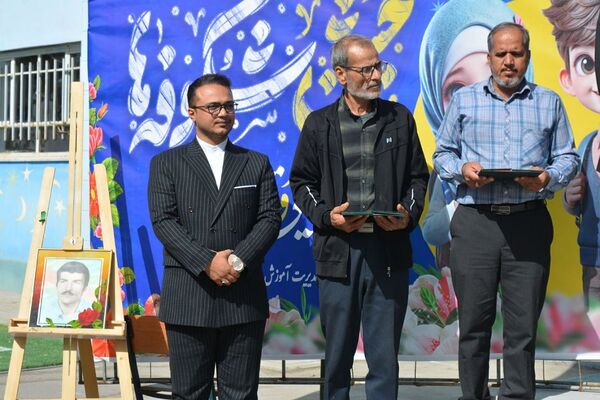 برگزاری جشن شکوفه‌های کلاس اولی دربهارستان‌دو