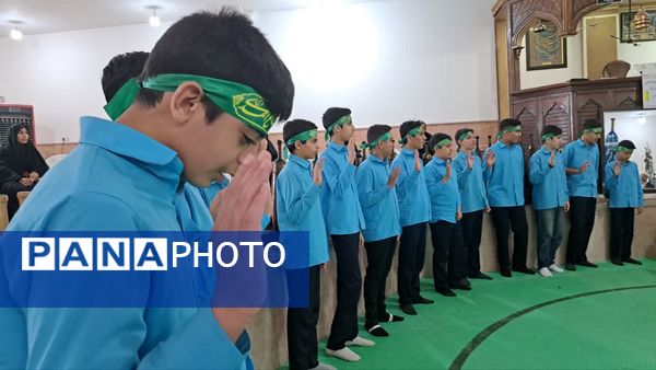 جشنِ تکلیفِ «به وقتِ میهن خدایی» دانش آموزان اشکذری همراه دستبوسی مادر