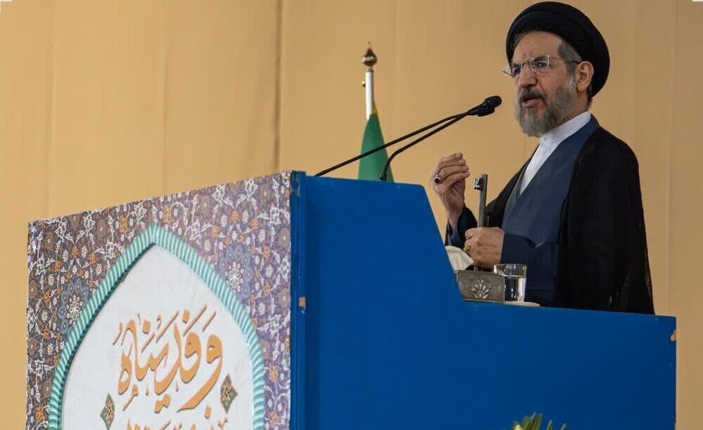 معترضان، مسیر خود را از اندک خشونت طلبان جدا می‌کنند