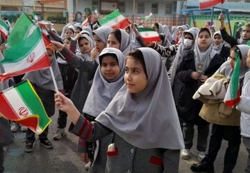 جشن شروع دهه فجر در دبستان نیایش ۲