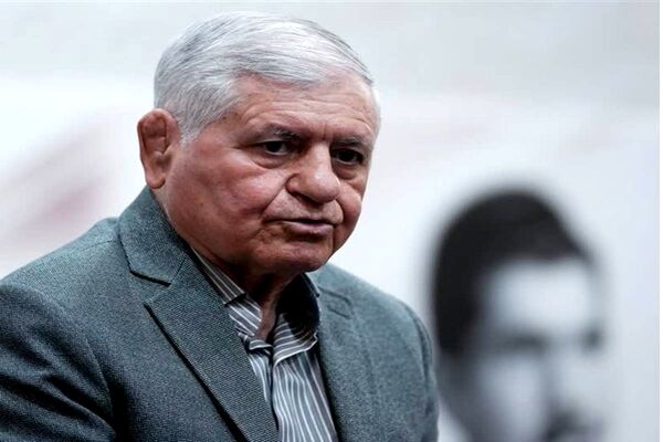 شهدای دانش آموز میناب با خون خود سند عزت و اقتدار ایران را امضاء کردند/ملت بزرگ ایران دهه‌هاست عضو  پویش «جان فدا برای ایران» هستند