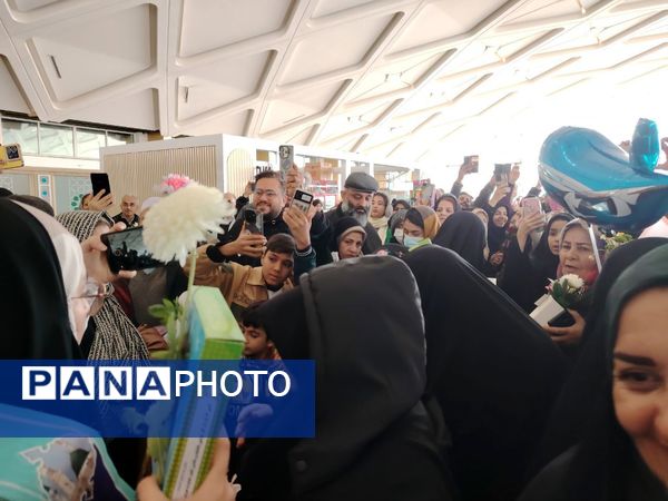 بازگشت کاروان‌های دانش‌آموزی حج عمره از ۶ استان کشور از ایستگا ه پروازی مشهد
