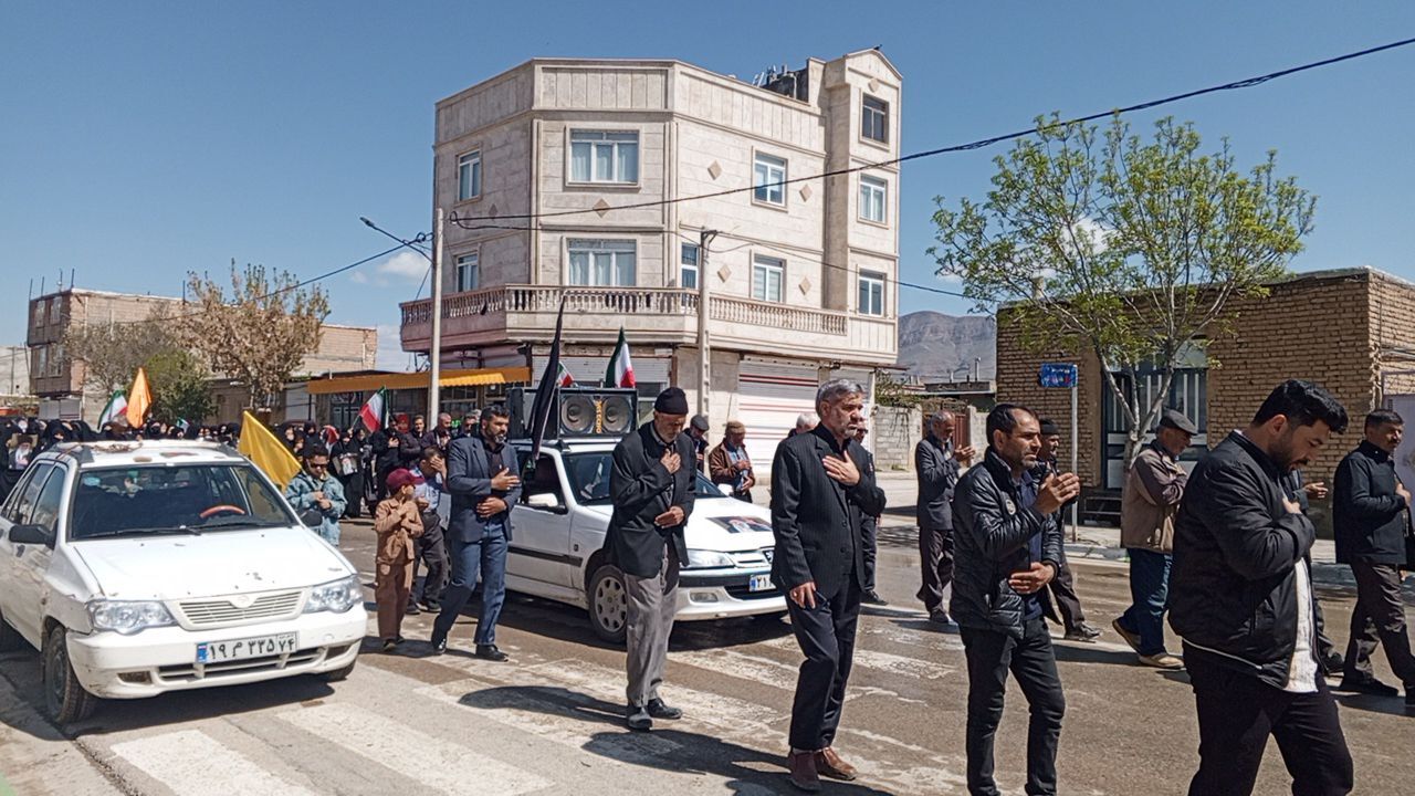 مردم شهر تیتکانلو در سوگ چهلمین روز شهادت رهبر معظم انقلاب