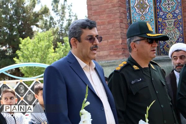 گرامی داشت مقام معلم و آئین گلباران مزار شهدای گمنام