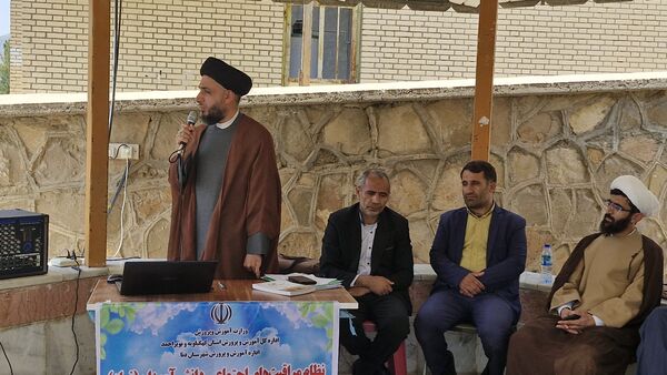 کارگاه‌های تخصصی برنامه ملی نماد ویژه مدیران مدارس شهرستان دنا در اردوگاه شهید مطهری سی‌سخت