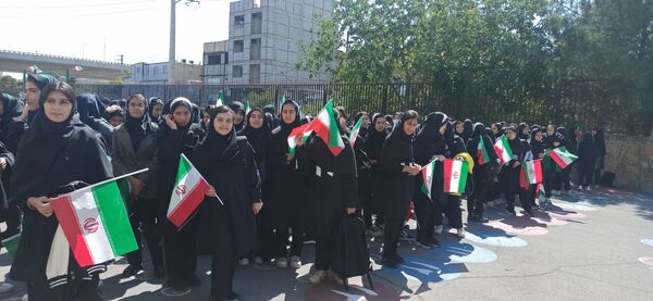 زنگ مهر و مقاومت در مدرسه مردانی آذر ناحیه ۲ تبریز