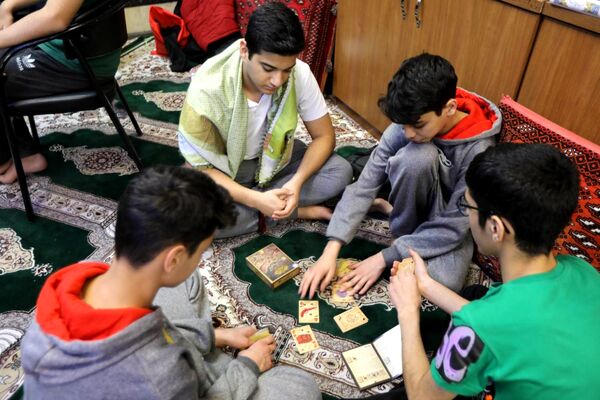 اعتکاف دانش‌آموزی در مسجد زینب کبری (س) تهران