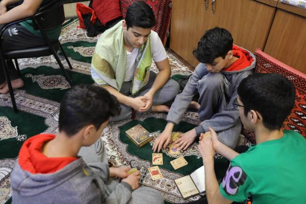 اعتکاف دانش‌آموزی در مسجد زینب کبری (س) تهران