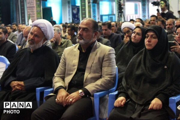 بزرگداشت و ادای احترام مدیران و کارکنان دولت در استان کرمان به رهبر شهید ایران