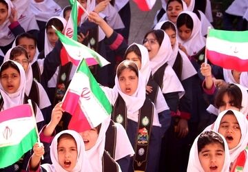 «وطن‌یار»؛ تبلور عشق به میهن در دل دانش‌آموزان فاطمیه ۲ گرگان
