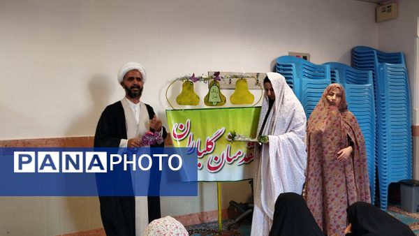 نواخته شدن زنگ نماز در دبیرستان حضرت معصومه(س) شهرستان خلیل‌آباد با شعار «مِهر با مُهر»