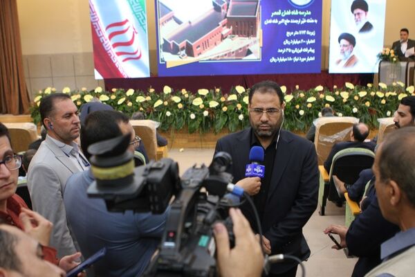همایش خیرین مدرسه‌ساز و آیین کلنگ زنی بزرگترین مجموعه هنرستانی کشور در کاشان