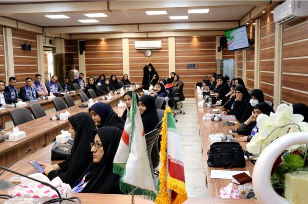 نشست مشاور وزیر در امور تشکل‌های دانش‌آموزی با کارشناسان سازمان دانش‌آموزی استان خراسان رضوی