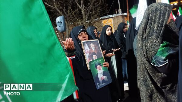حضور پرشور مردم در بلوار حسینیه شهدای شهر بار