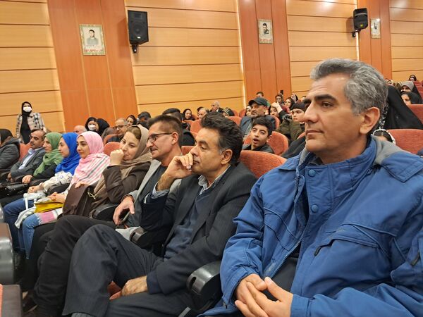 آیین تجلیل از رتبه‌برترهای کنکور ۱۴۰۳ اداره آموزش و پرورش ناحیه یک زنجان
