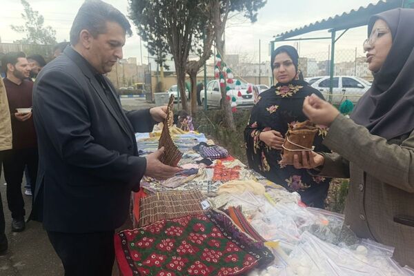 برپایی ایستگاه کوچ به مناسب سالگرد پیروزی اقلاب اسلامی ایران