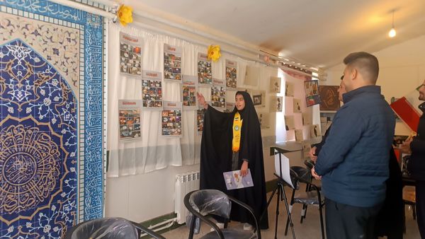 نمایشگاه ایرانمون در مدرسه خدیجه کبری شهرستان کیار