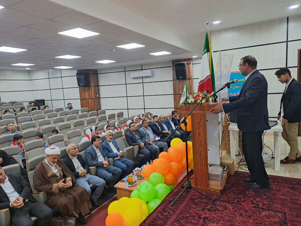  تجلیل از مدیران، مربیان و دانش‌آموزان پیشتاز شهرستان عسلویه