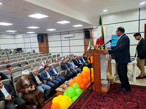  تجلیل از مدیران، مربیان و دانش‌آموزان پیشتاز شهرستان عسلویه