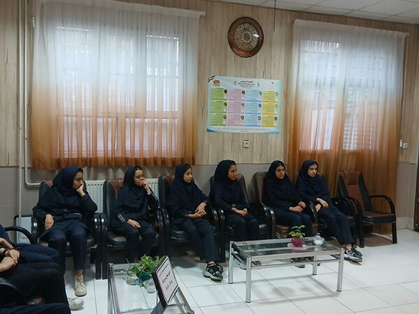 جلسه معارفه اعضای برگزیده شورای دانش آموزی دبیرستان میرزا جعفر سروقد 
