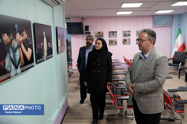 بازدید مدیر روابط عمومی بیمه معلم از نمایشگاه نوراوی اعتکاف